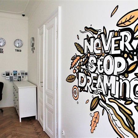 The Republic Garden Hostel Prága Kültér fotó
