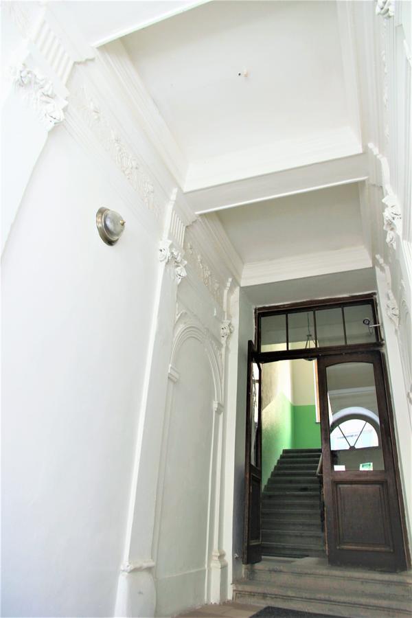 The Republic Garden Hostel Prága Kültér fotó