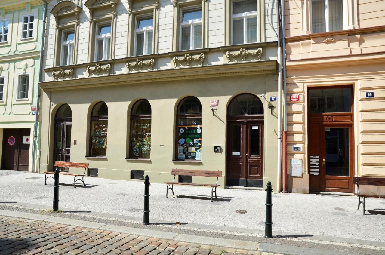 The Republic Garden Hostel Prága Kültér fotó