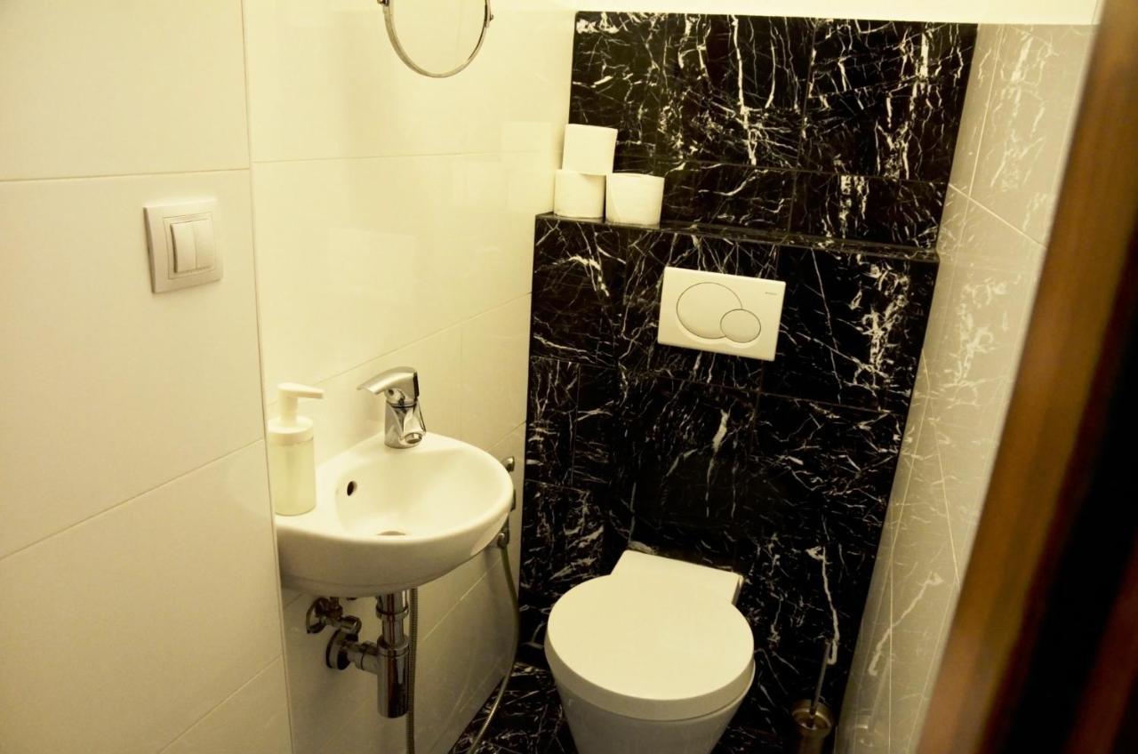 The Republic Garden Hostel Prága Kültér fotó