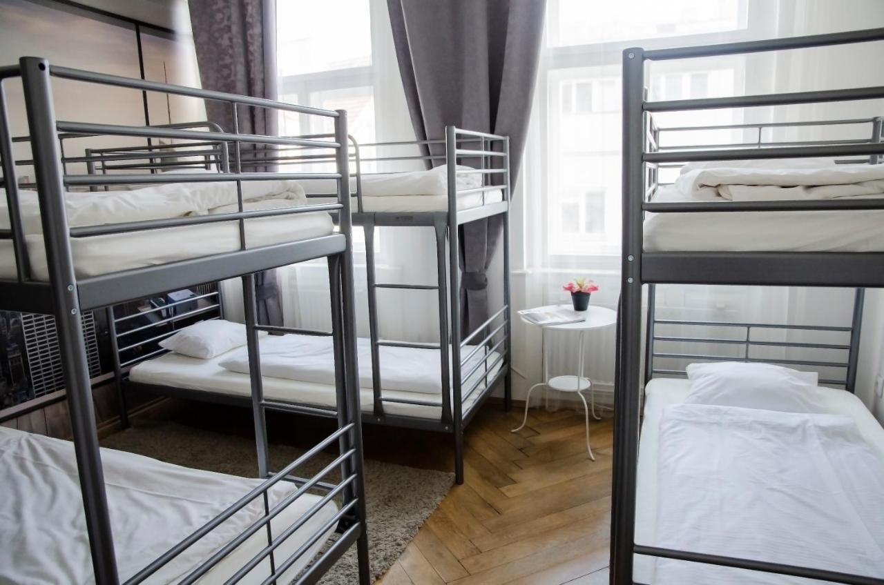 The Republic Garden Hostel Prága Kültér fotó