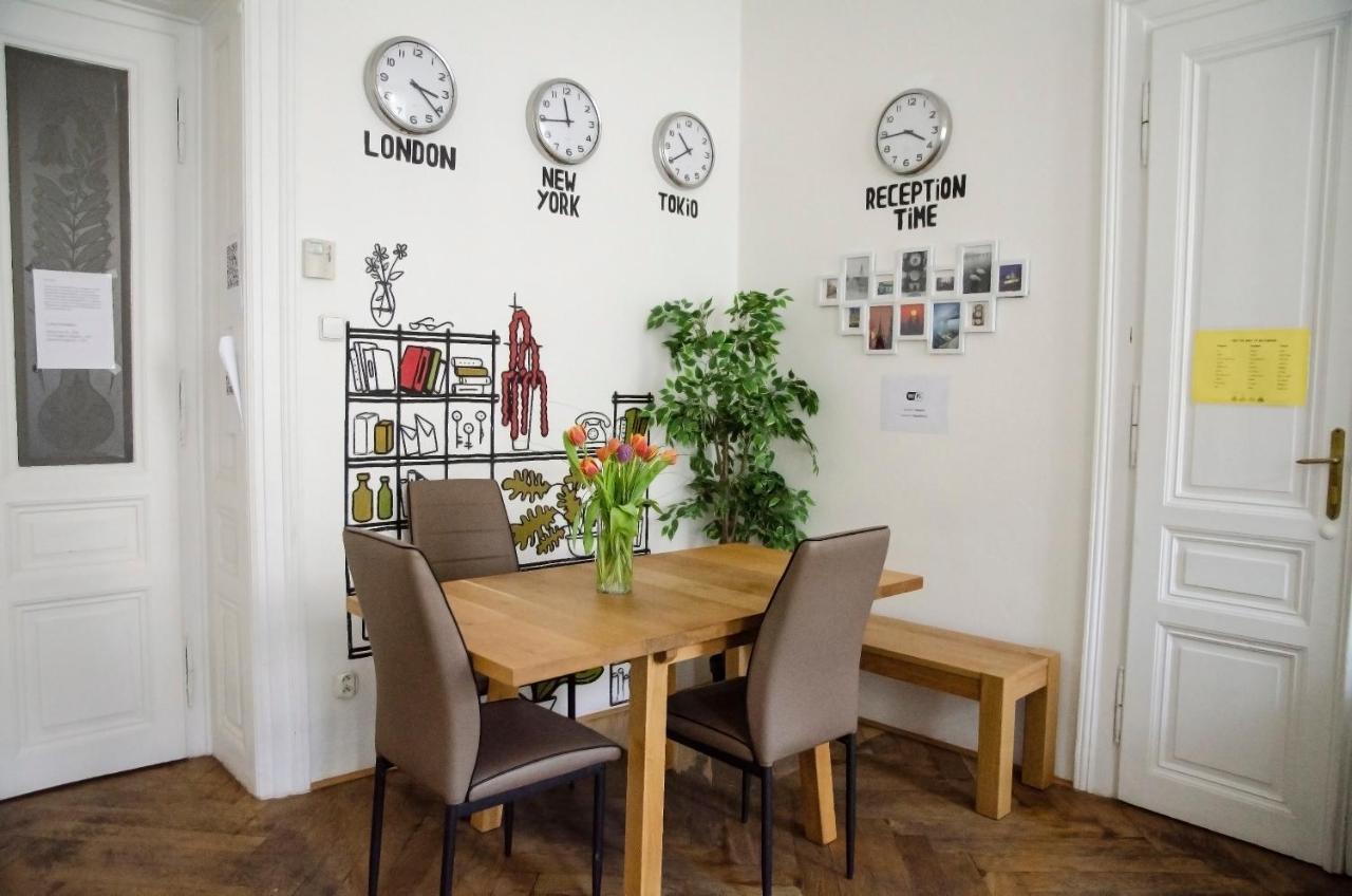 The Republic Garden Hostel Prága Kültér fotó